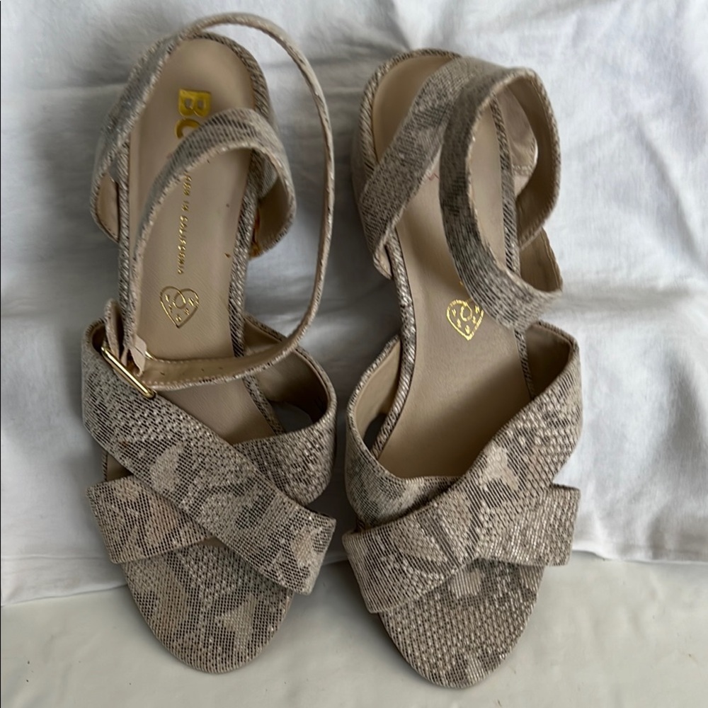 BOC Women's Tan Sandals